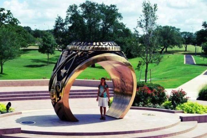 Texas Knows That Size Truly Does Matter (35 pics)