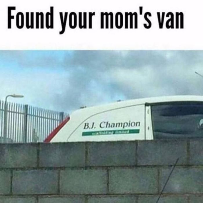 Mom Jokes Are The Cruelest And Funniest Of Them All (27 pics)