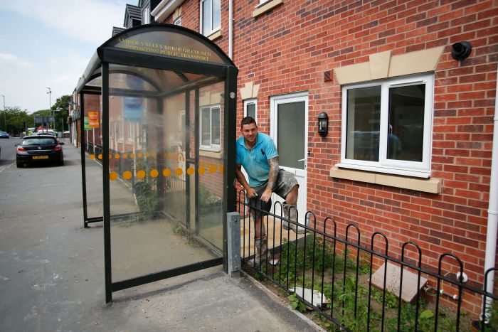 This House Has A Big Bus Stop On Its Doorstep (4 pics)
