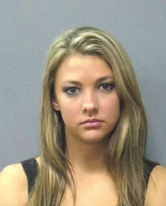 Bad Babes With Smoking Hot Mugshots (16 pics)