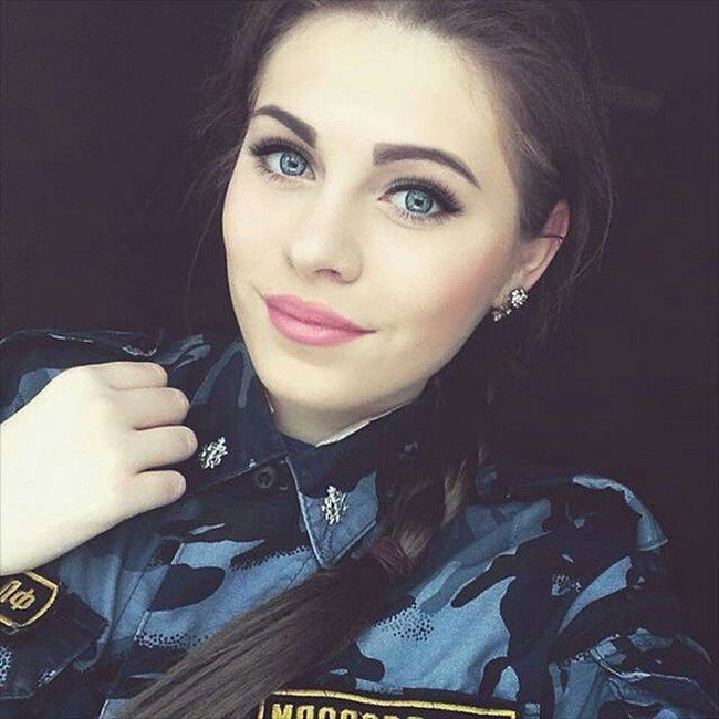 Gorgeous Girls That Will Greatly Improve Your Day (35 pics)