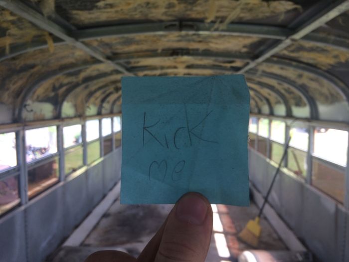 Old School Bus Gets Turned Into A House On Wheels (19 pics)