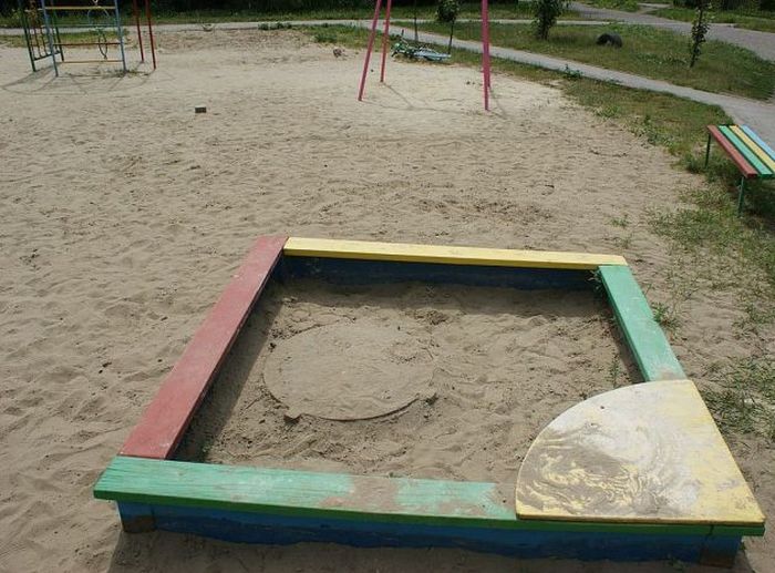 Only In Russia Would You Find This In A Sandbox (3 pics)