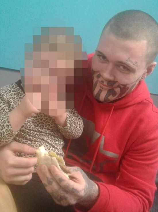 Man With Face Tattoo Complains He Can't Get A Job (3 pics)