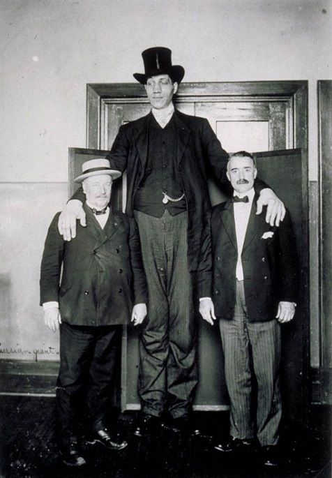 Fedor Makhnov Was Once The Tallest Man On The Planet (7 pics)