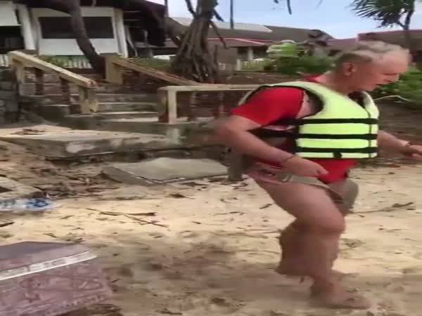 Australian Tourist Falls While Parasailing In Thailand