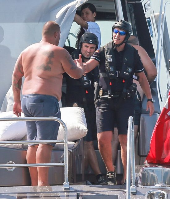 Cristiano Ronaldo's Yacht Boarded By Armed Customs Officers (7 pics)