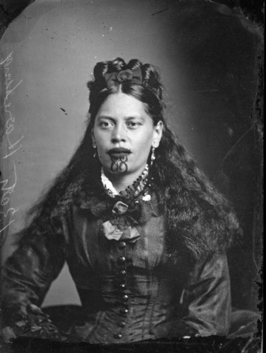 Maori Women With Tattoos On Their Faces (30 pics)