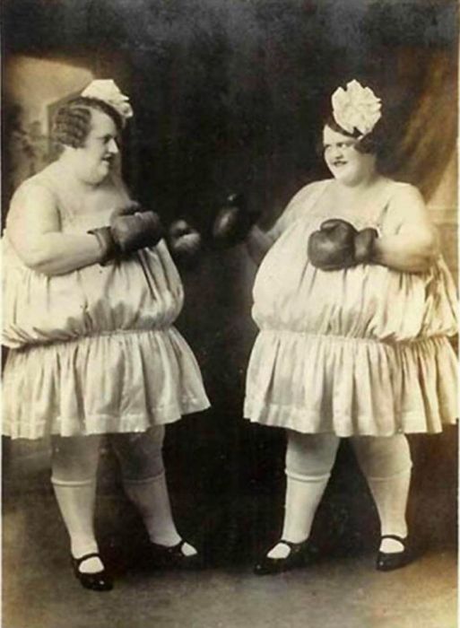Vintage Photos Show The Weird World Of Victorian Female Boxing (17 pics)