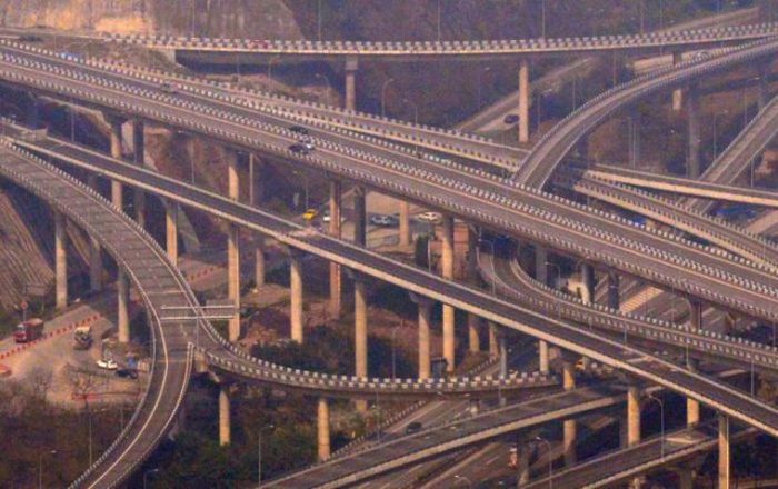 The City Of Chongqing In China Has Crazy Roads (4 pics)