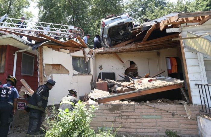 Off Road Car Crashes Through The Roof Of A House (5 pics)