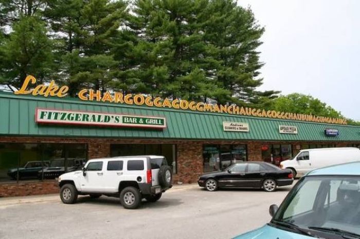 Don’t Try To Explain These Signs, Just Enjoy Them (35 pics)