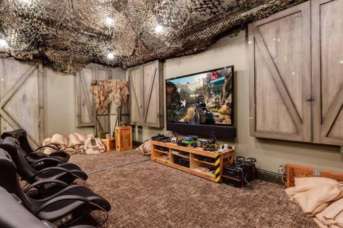 This Enormous Miami Home Has Some Hidden Perks (22 pics)