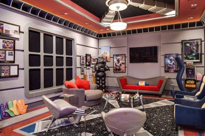 This Enormous Miami Home Has Some Hidden Perks (22 pics)