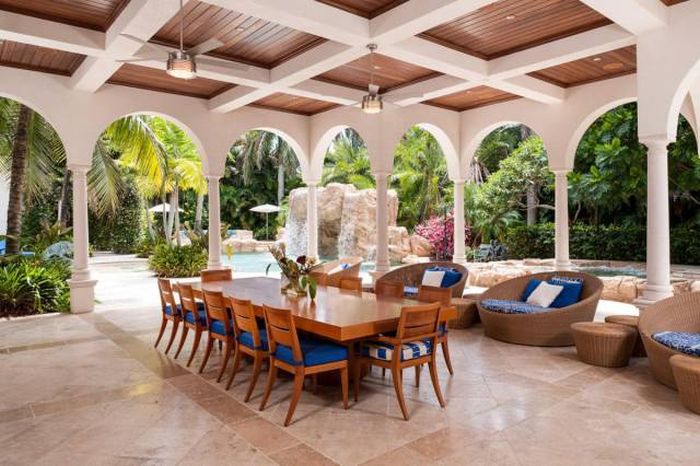 This Enormous Miami Home Has Some Hidden Perks (22 pics)