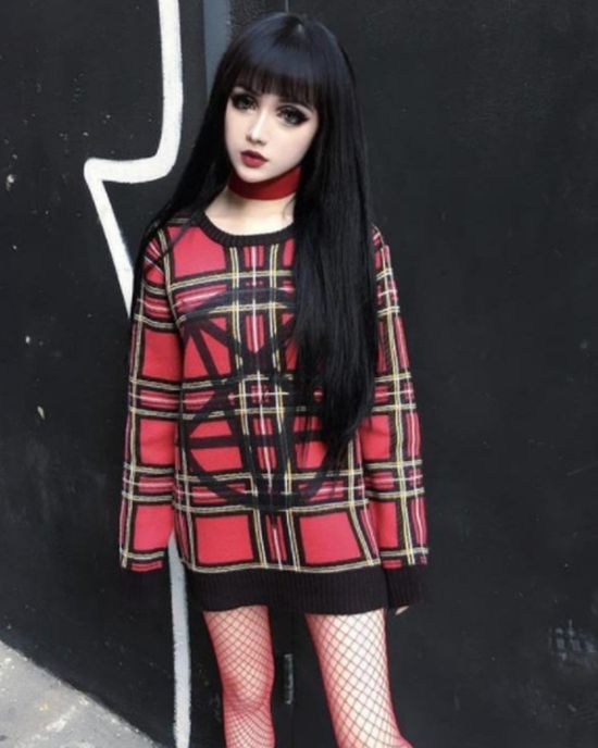 Gothic China Doll Kina Shen Is Pure Eye Candy (19 pics)