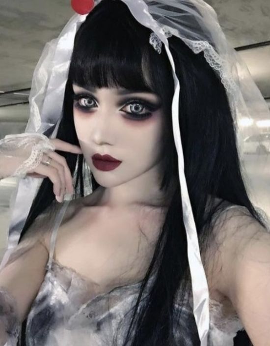 Gothic China Doll Kina Shen Is Pure Eye Candy (19 pics)