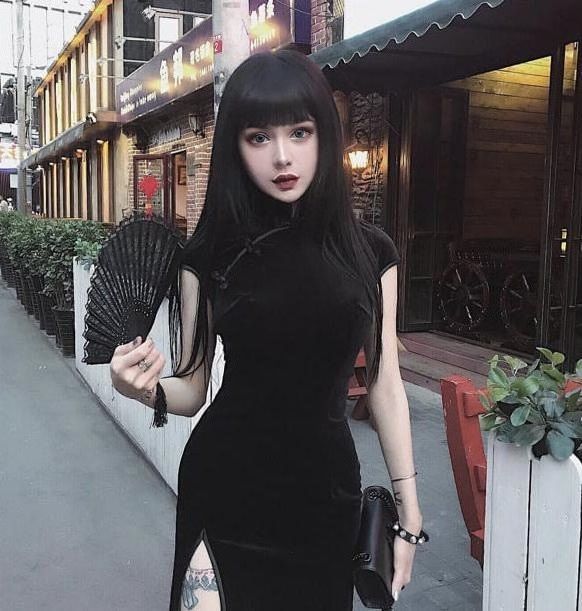 Gothic China Doll Kina Shen Is Pure Eye Candy (19 pics)