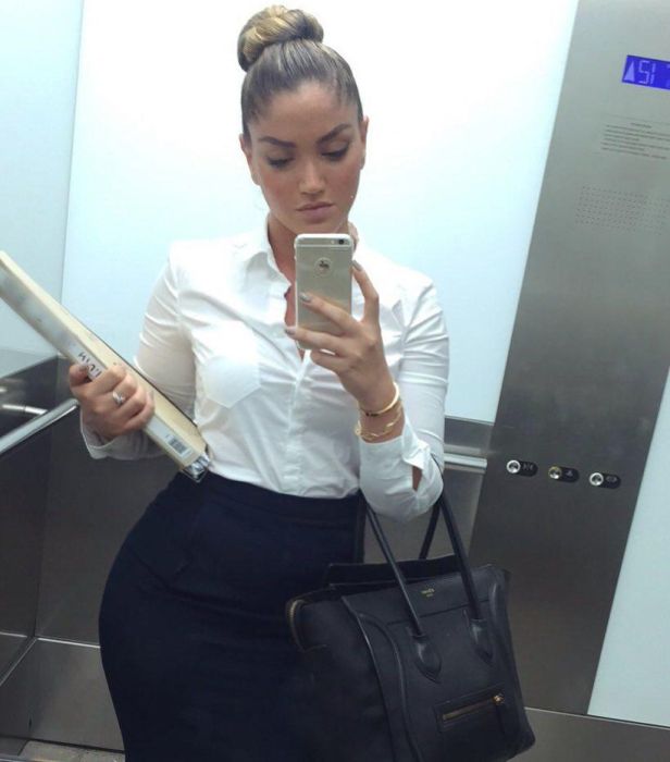 Say Hello To The Hottest Lawyer In Israel (10 pics)