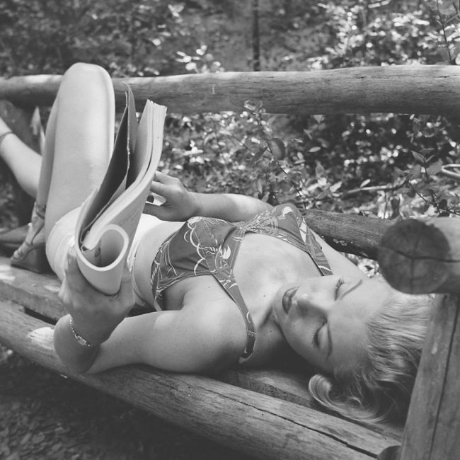 Unseen Photos Of Marilyn Monroe From The 1950s (10 pics)