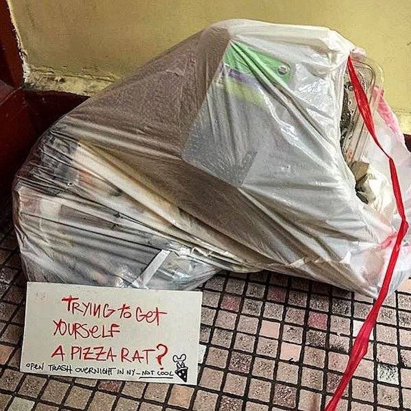 Why You Should Never Give Your Neighbor Your Number (23 pics)