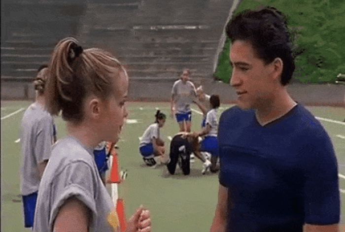 Background Actors Who Think Nobody Sees Them (17 gifs)