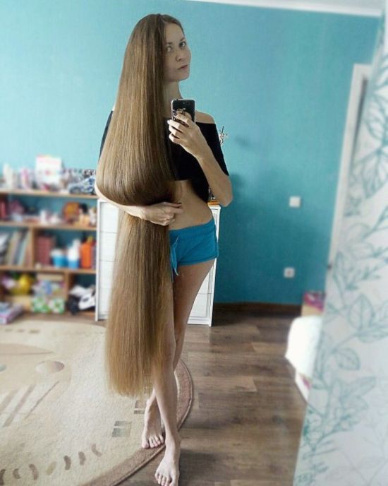 This Russian Woman Is A Real Life Rapunzel (8 pics)