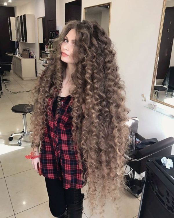 This Russian Woman Is A Real Life Rapunzel (8 pics)