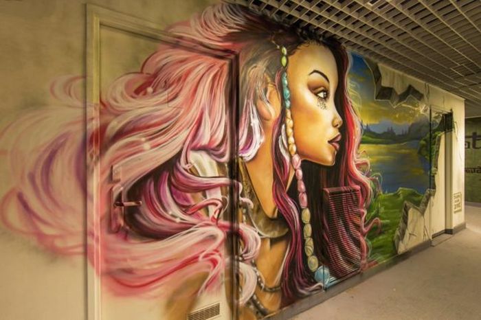 Graffiti Artists Do Something Incredible With College Dorm (10 pics)