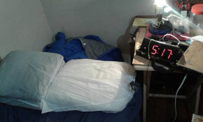 This Craigslist Room Share Ad Is Completely Real (22 pics)