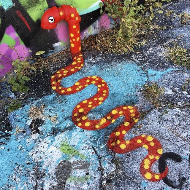 Perfectly Placed Street Art That Will Satisfy Your Eyes (33 pics)