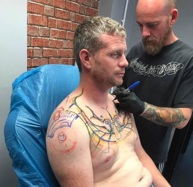 Trucker's New Chest Tattoo Gets Shared Over A Million Times On Facebook (3 pics)