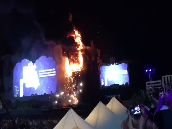 Tomorrowland Barcelona - Spain 2017 / Fire on Mainstage