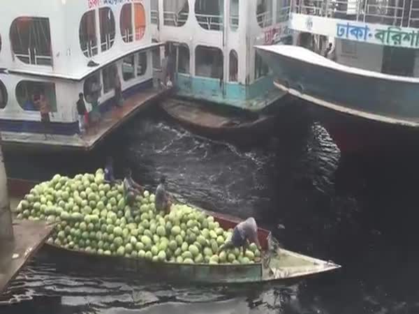 Boat Traffic in Bangladesh