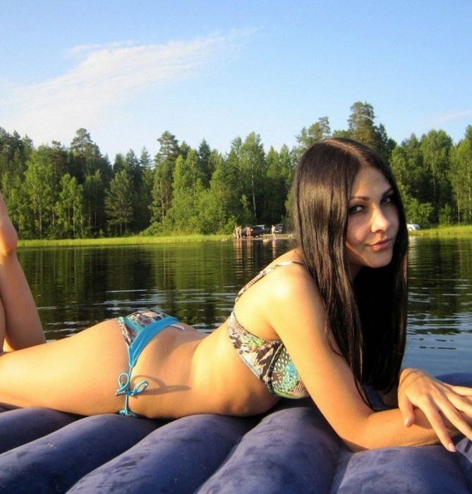 Sexy Girls From The World Of Social Networks (32 pics)