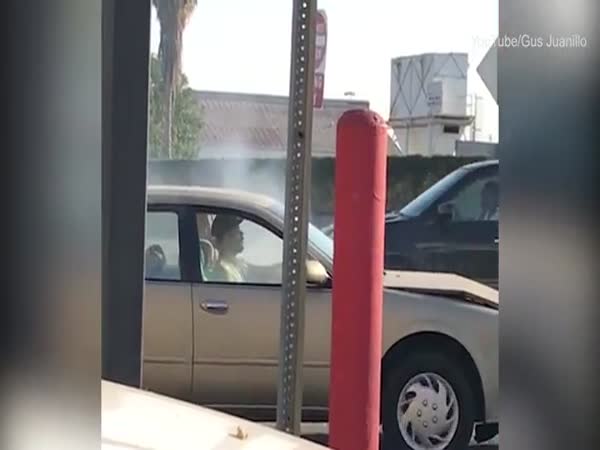 LA Driver Repeatedly Plows Into The Car In Front Of Him