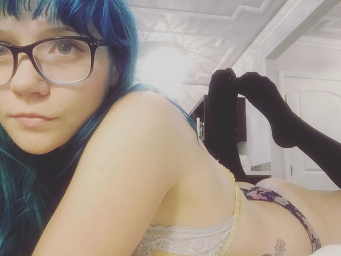Aussie Woman Earning $500,000 A Year As A Cam Girl (16 pics)