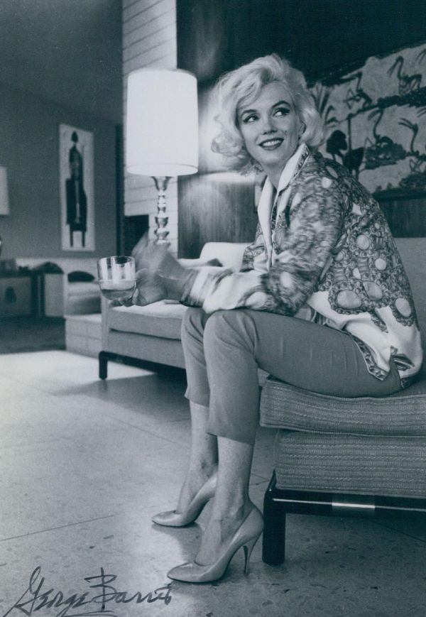 Never Before Seen Pics From Marilyn Monroe's Last Photo Shoot (18 pics)