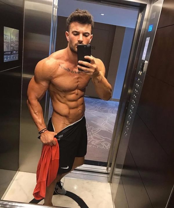 Towie’s Mike Hassini Shows Off His Insane Body Transformation (4 pics)