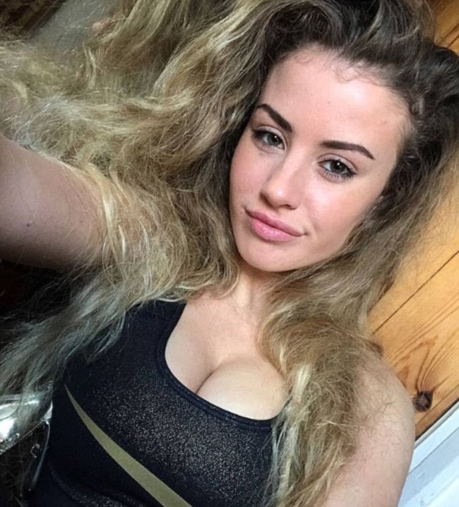 Model Chloe Ayling Shares Story About Her Kidnapping (33 pics)