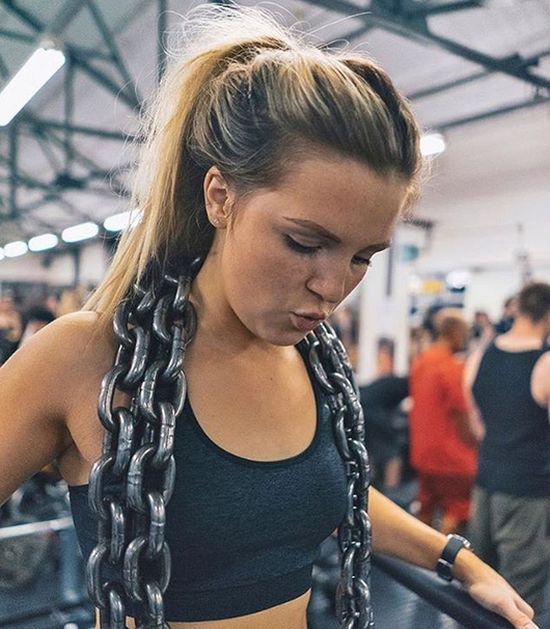 Fitness Blogger Shows How Important Posture Really Is (2 pics)