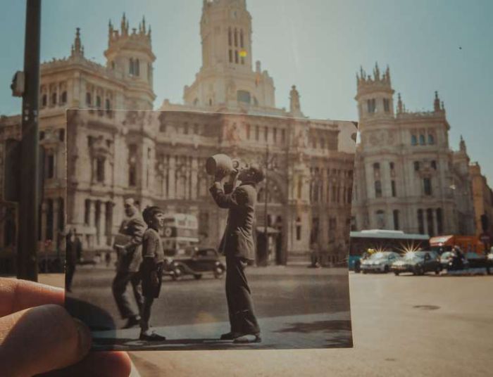 Person Matches Vintage Photographs With Modern Locations (11 pics)