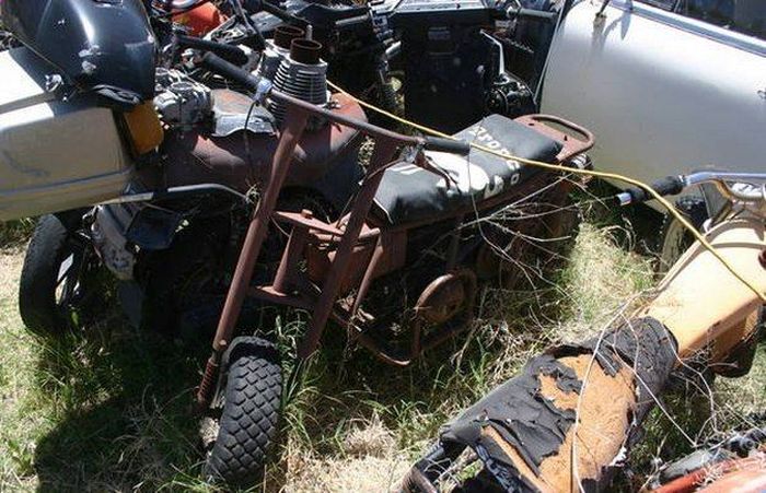 Bikes Are Collecting Rust In This Motorcycle Cemetery (13 pics)