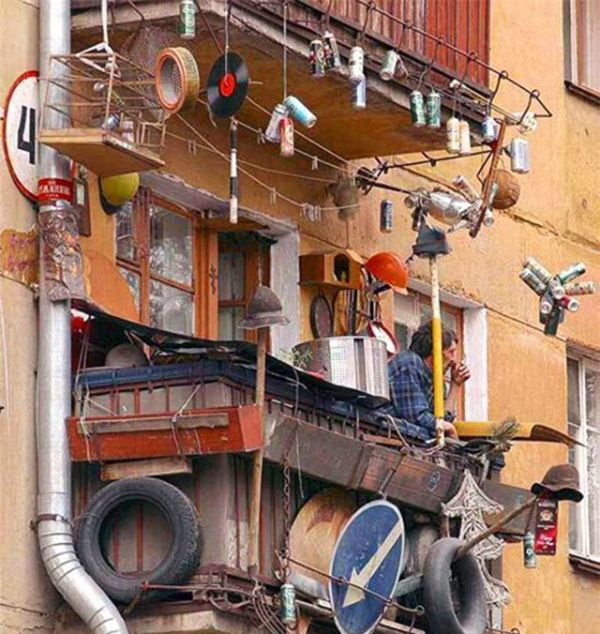 You Can See Some Strange Things On Balconies In Russia (30 pics)