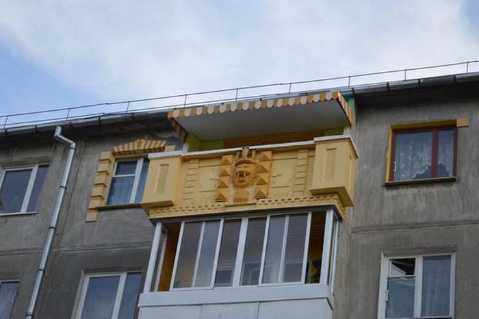 You Can See Some Strange Things On Balconies In Russia (30 pics)