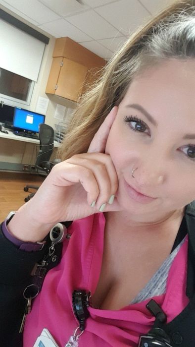 When Hot Girls Get Bored At Work They Start Taking Selfies (35 pics)