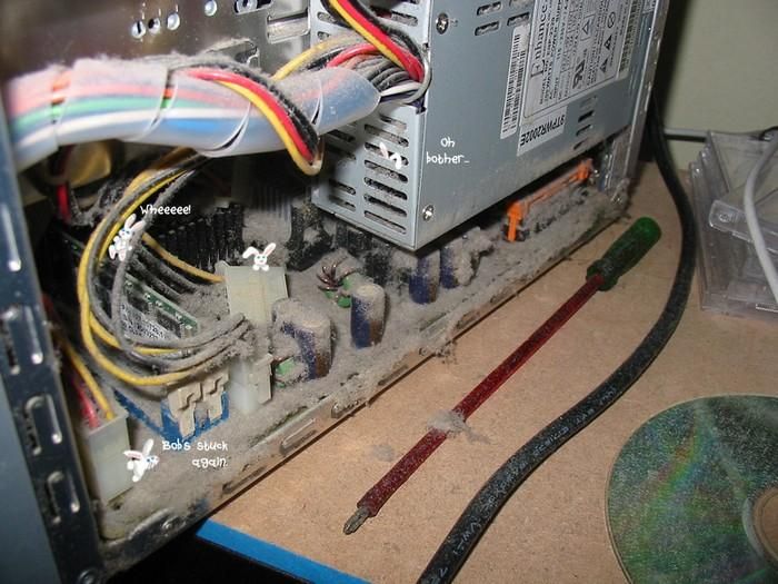 This Might Be The Dustiest Computer Ever (32 pics)