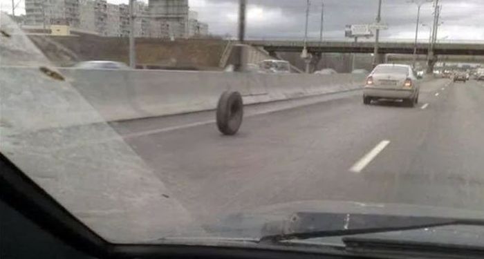 Traveling On The Road Can Be Fun Or Disastrous (37 pics)