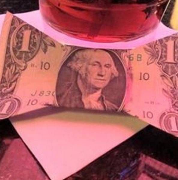 People Who Found Creative Ways To Tip Their Server (21 pics)