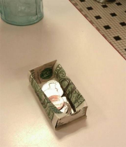 People Who Found Creative Ways To Tip Their Server (21 pics)